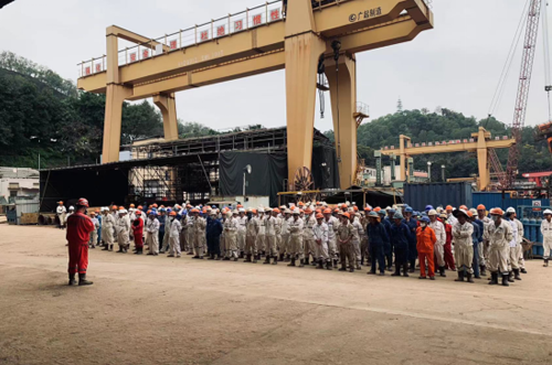 改善工作環(huán)境和條件，保護(hù)勞動者身心健康